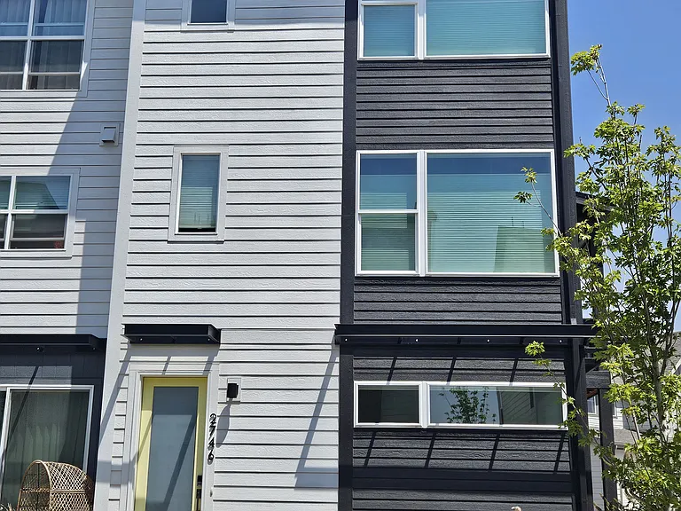 2746 W 167th Pl — Photo 1