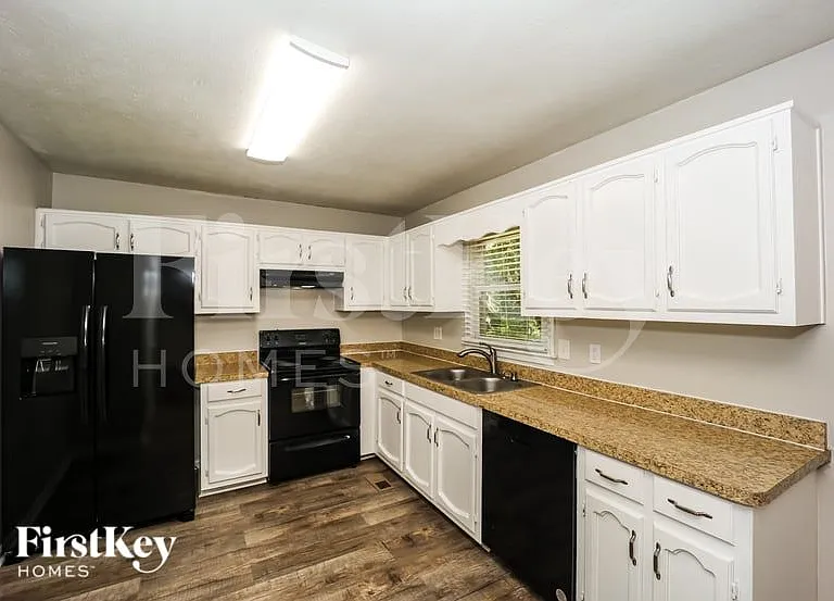 420 Freestone Dr — Photo 5