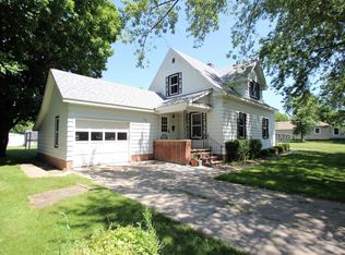 102 8th St S, Sauk Centre, MN 56378