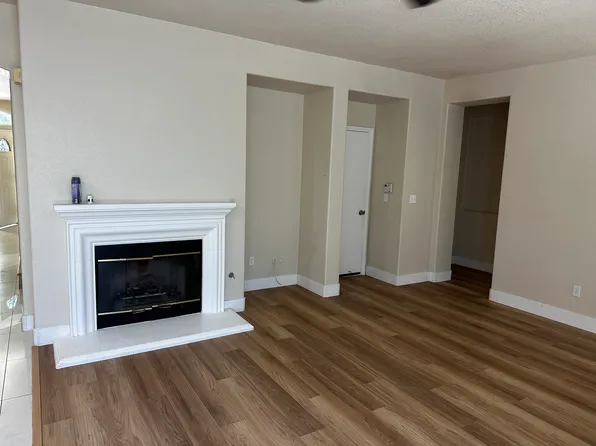 2071 Brennan Ln, Manteca, CA 95337