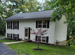 567 Hilltop Dr, Staunton, VA 24401