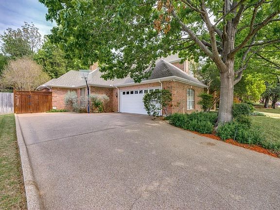 2nd image of 6417 Meadows West Dr