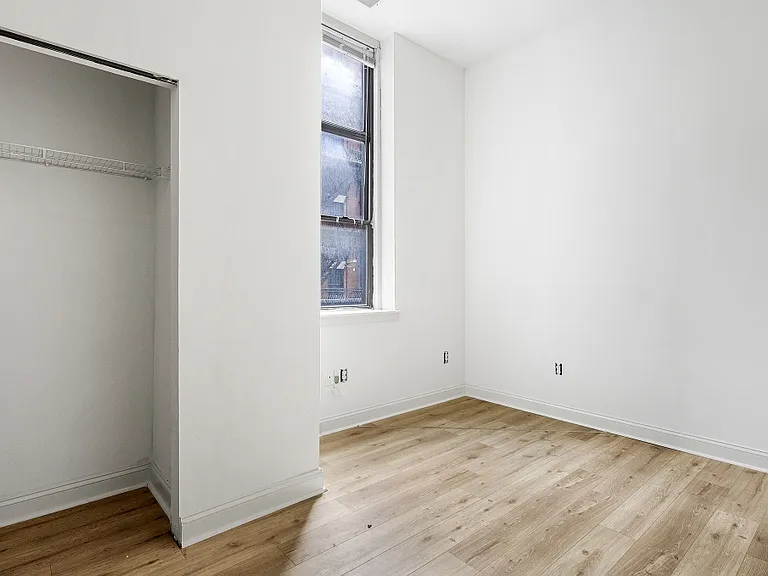 1300 Chestnut Street — Photo 20