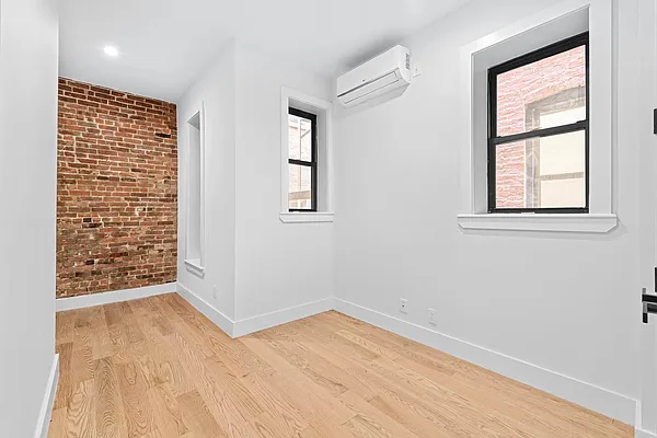 Rented by Compass | media 10