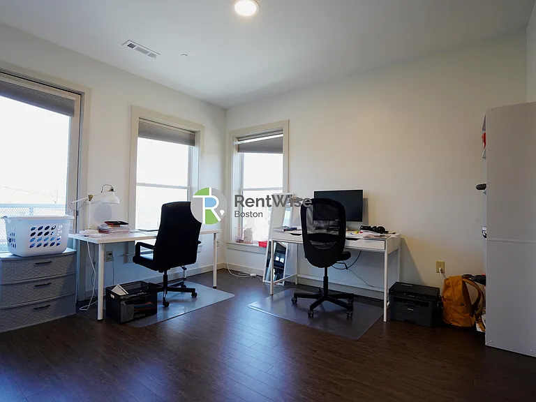 400 Langley Rd #301 — Photo 38