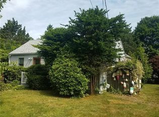14 Bow St, Jamestown, RI 02835