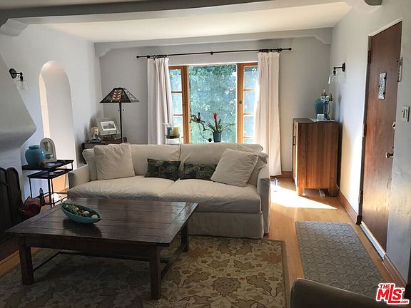 2nd image of 1132 S Crescent Heights Blvd