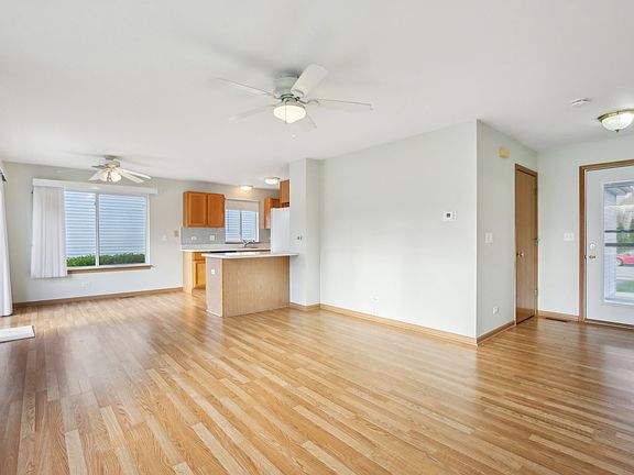 3rd image of 619 Summerlyn Dr