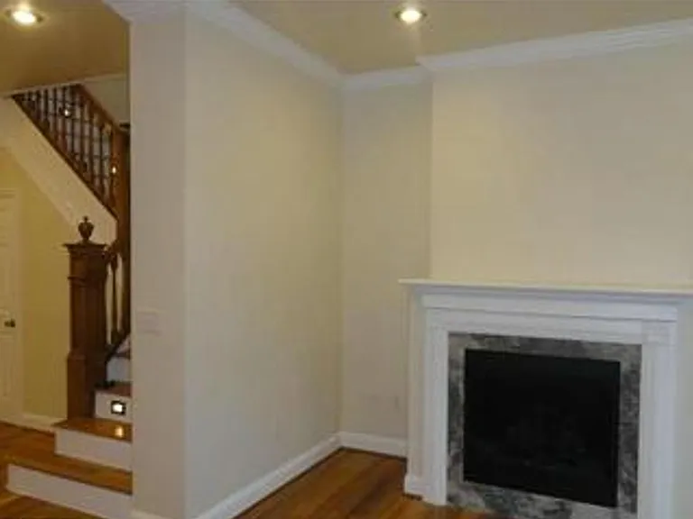 27 R St NE #A — Photo 4