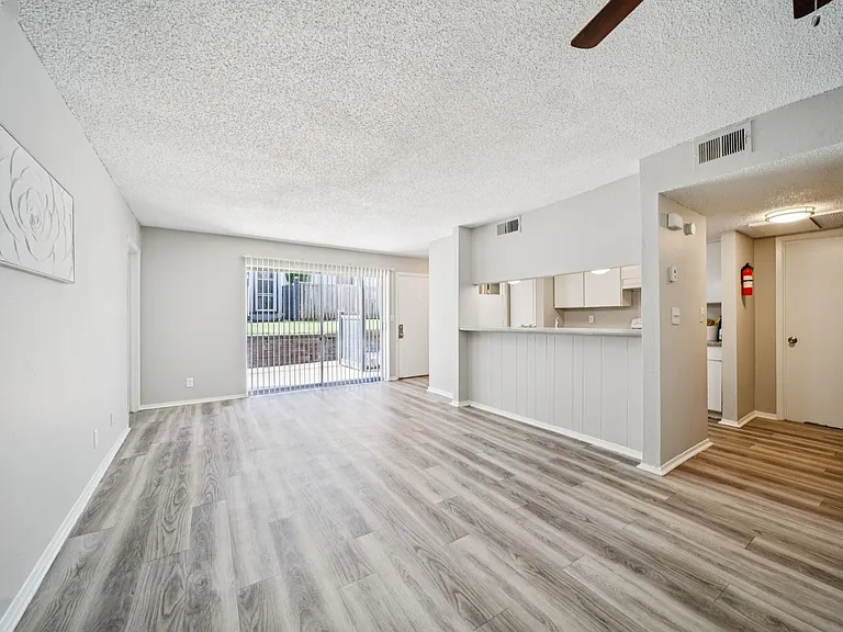 Cedar Park Apartments — Photo 43