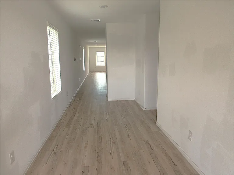8831 Bar Harbor Dr — Photo 2