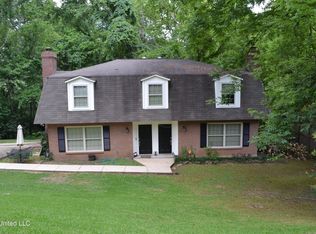 726 Sherwood Dr, Jackson, MS 39216