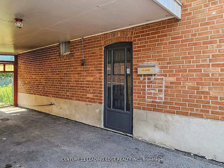 70 Wexford Blvd #BASEMENT — Photo 6