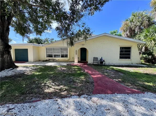 22215 Oneida Ave, Pt Charlotte, FL 33952