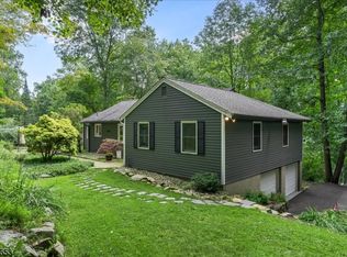 663 Winding Brook Ln, Califon, NJ 07830