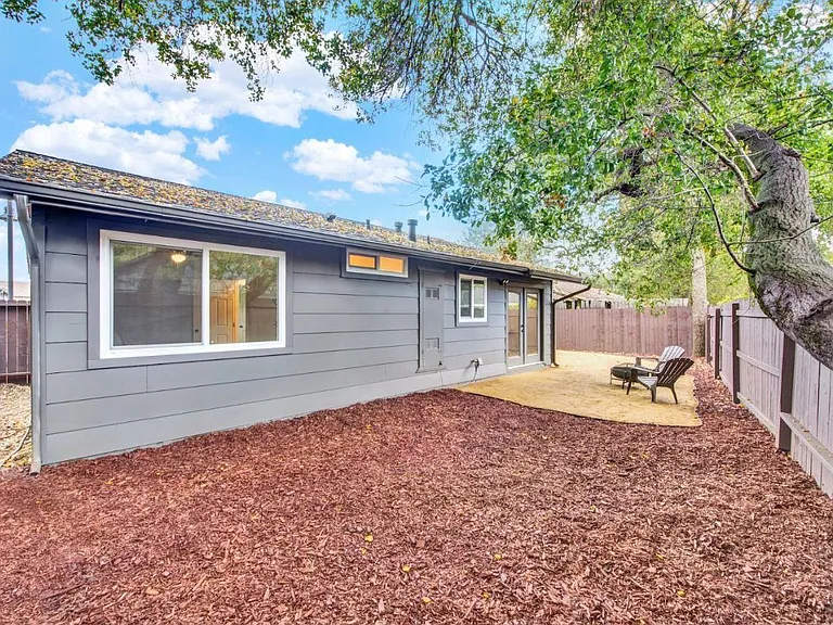 6610 Oak Leaf Ct — Photo 29