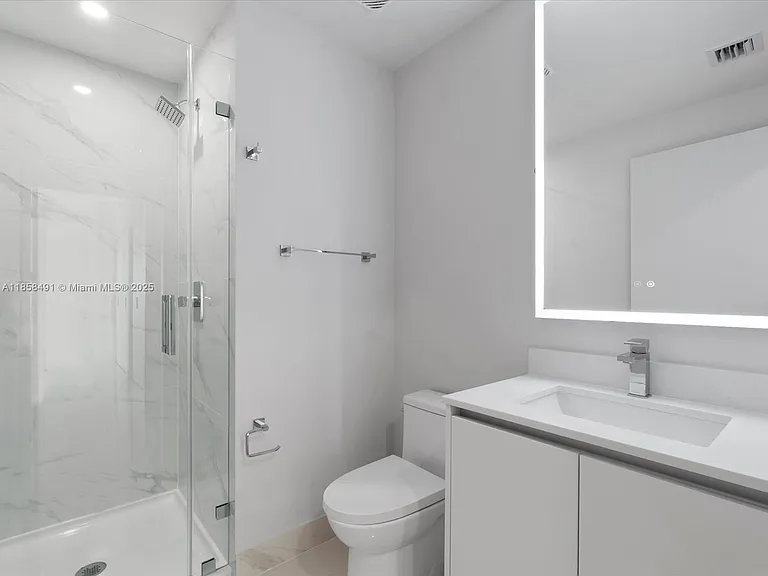 700 NE 24th St #4906 — Photo 33