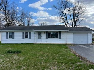 716 Meadows St #A, Altamont, IL 62411