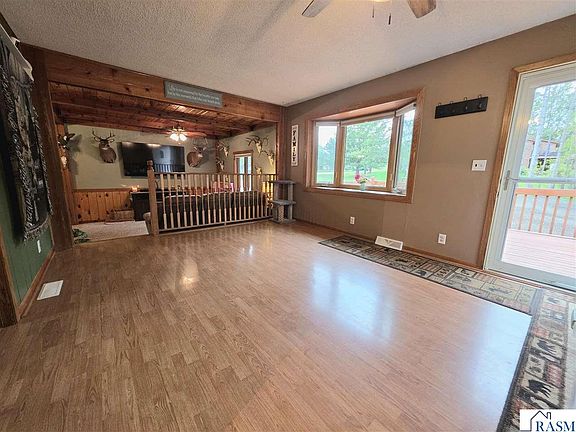 4th image of 20606 Hilltop Ln