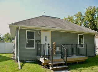 1513 10th Ave N, Grand Forks, ND 58203