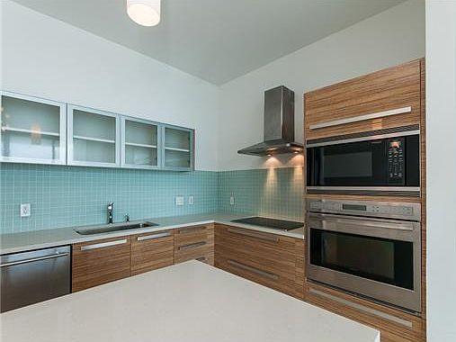 4th image of 2020 N Bayshore Dr APT 705