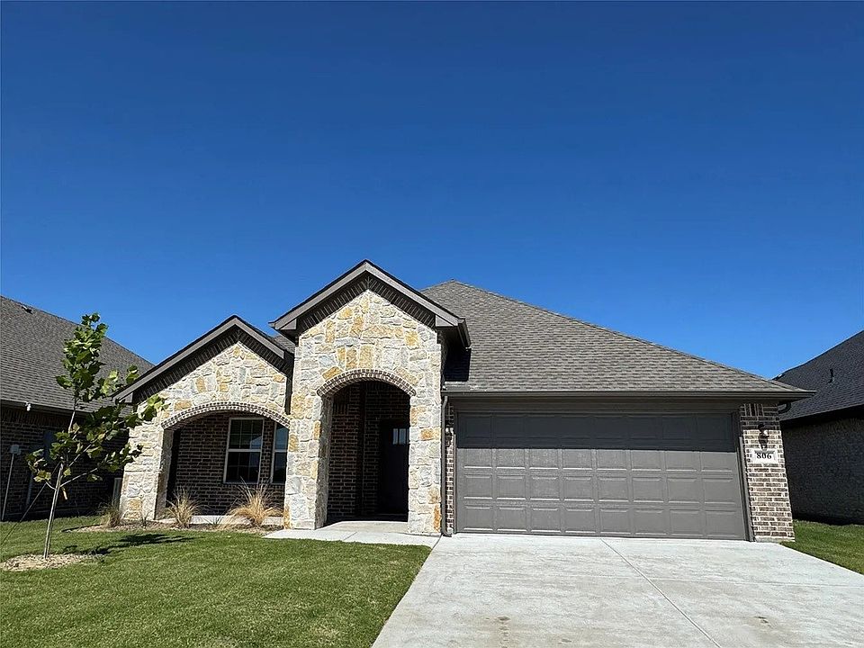 1st image of 806 Greyson Ln