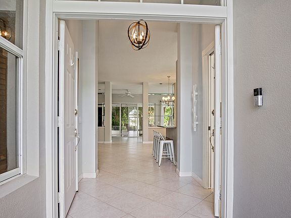 5th image of 7745 SE Bay Cedar Circle