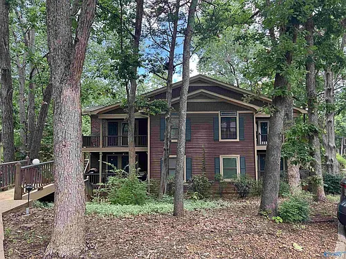 2040 Woodlawn Dr SW Photo 1
