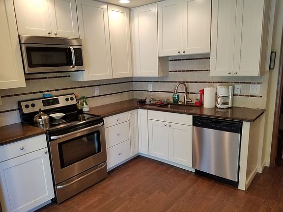 1534 MacArthur Drive Kitchen