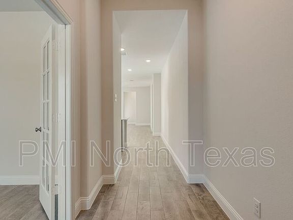3rd image of 601 Amenduni Ln