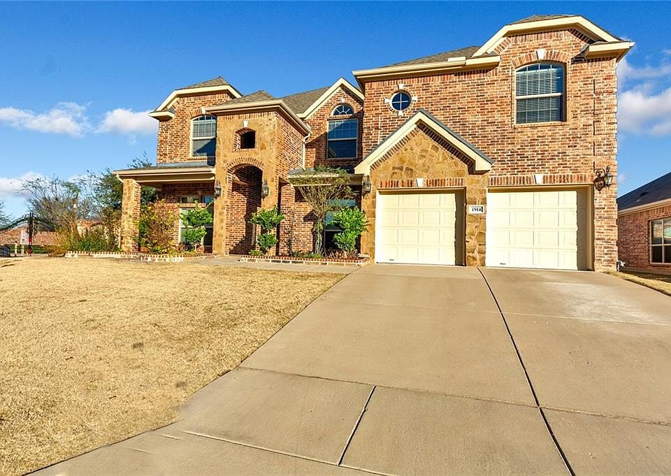 1st image of 1914 Empire Cir
