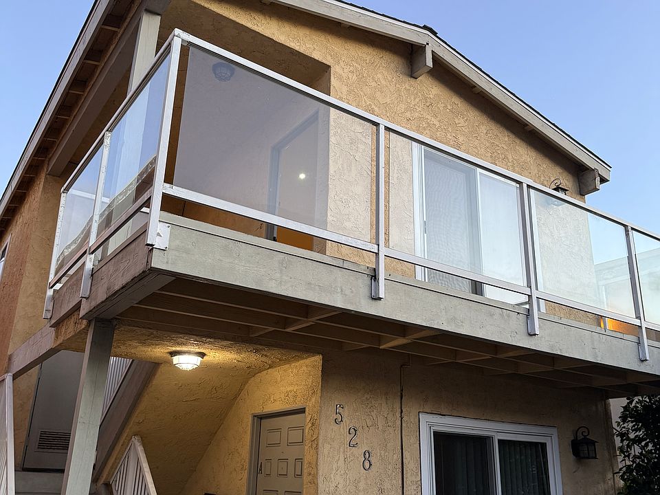 1st image of 528 Manhattan Beach Blvd #B
