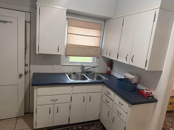 5th image of 421 S Dexter Ave