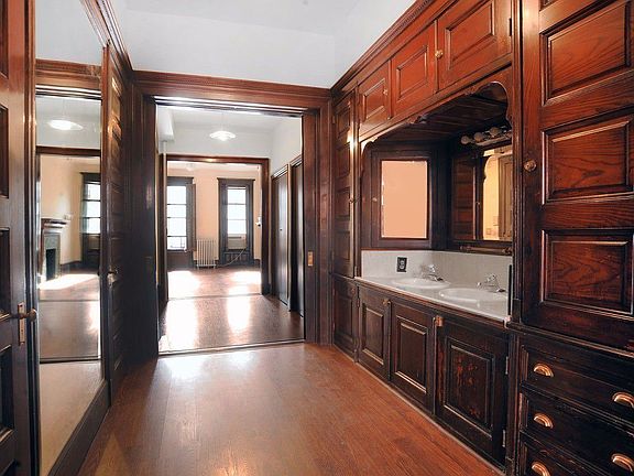 3rd image of 44 W 70th St APT 3
