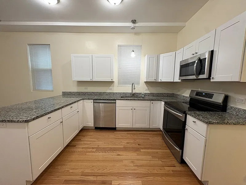 2 bed, 2.0 bath, 600 sqft, $1,850 — Photo 2
