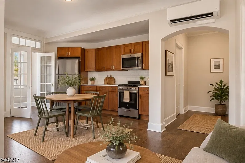 166 Maplewood Ave — Photo 3