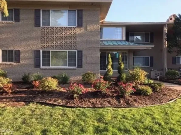 2247 Walton Blvd Unit 61, Rochester Hills, MI 48309