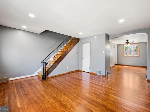 7504 Elmwood Ave, Philadelphia, PA 19153
