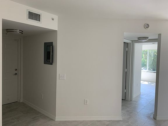 5th image of 1311 Villa Ln #1311