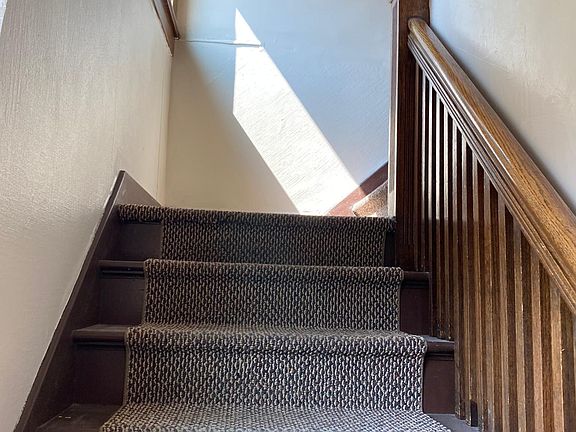 5th image of 111 W 3rd Ave