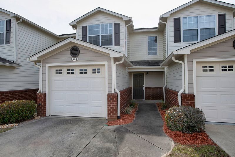 1st image of 805 Majestic Dr #1