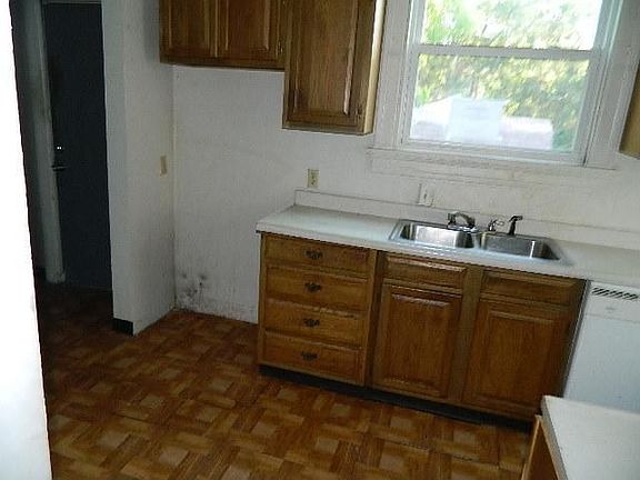 4th image of 623 Yale Ave