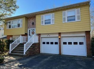 74 Sylvan Lake Blvd, Bayville, NJ