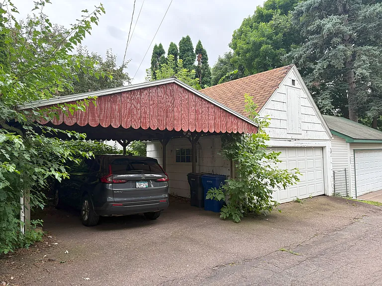 1347 Highland Pkwy — Photo 2