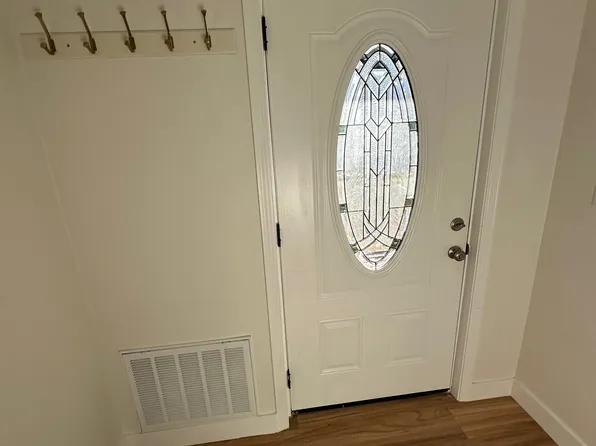 (undisclosed Address), Brisbane, CA 94005