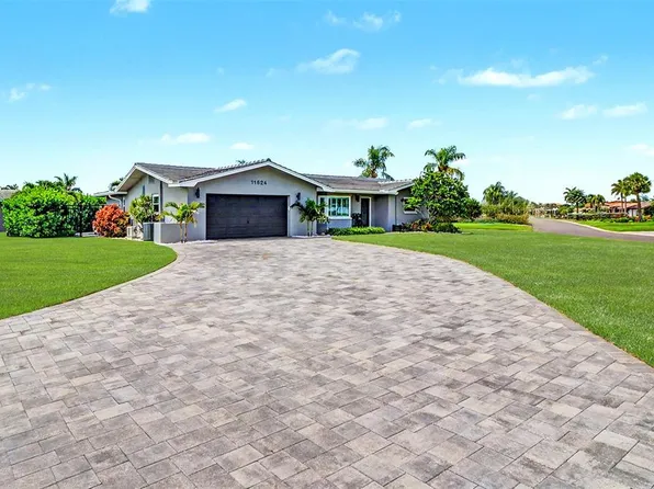 11624 Grove St, Seminole, FL 33772