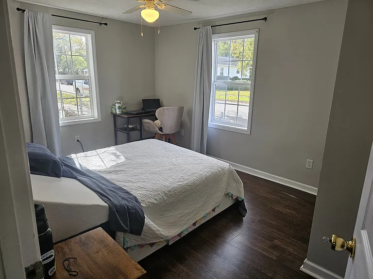 1402 Nun St — Photo 4