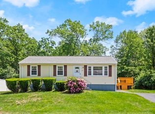 149 Freda Ln, Lowell, MA 01854