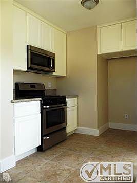 5th image of 204 W Center St