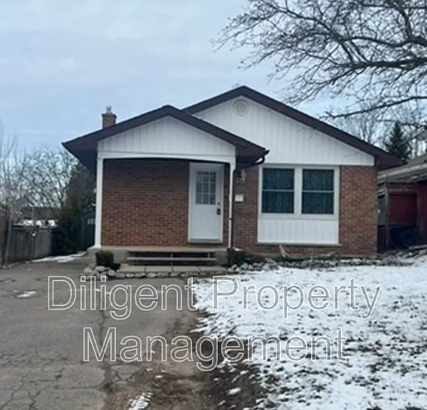 596 Garside Dr — Photo 32
